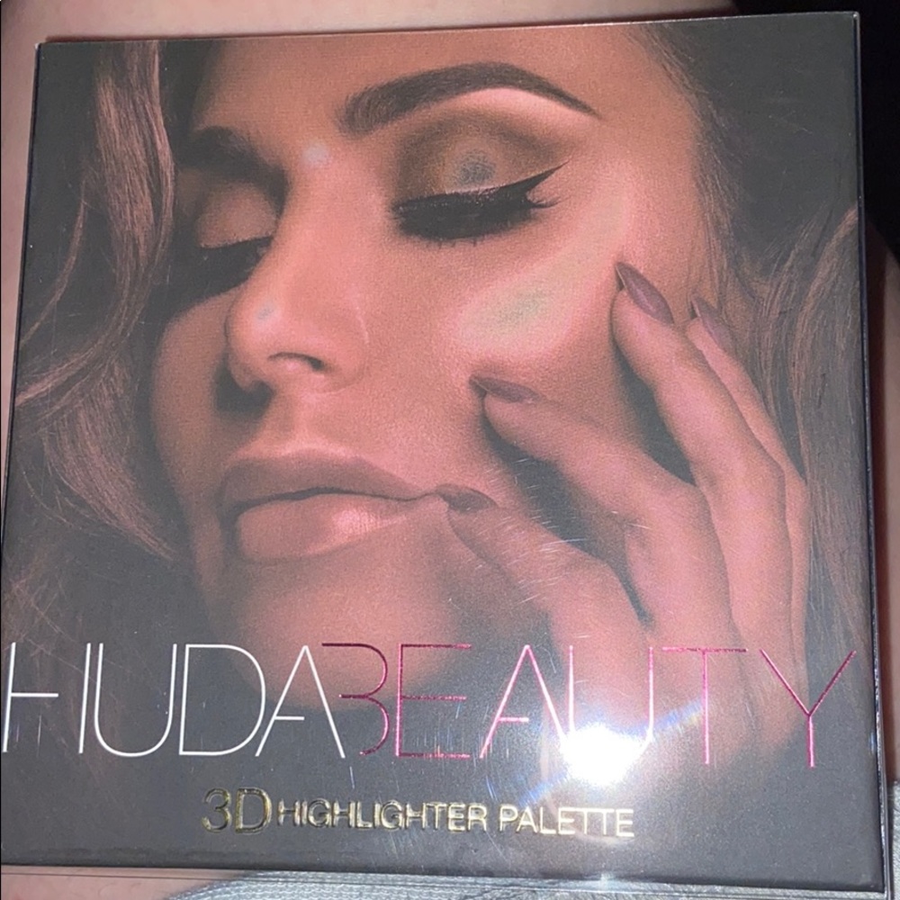 Huda Beauty 3D Highlighter Palette